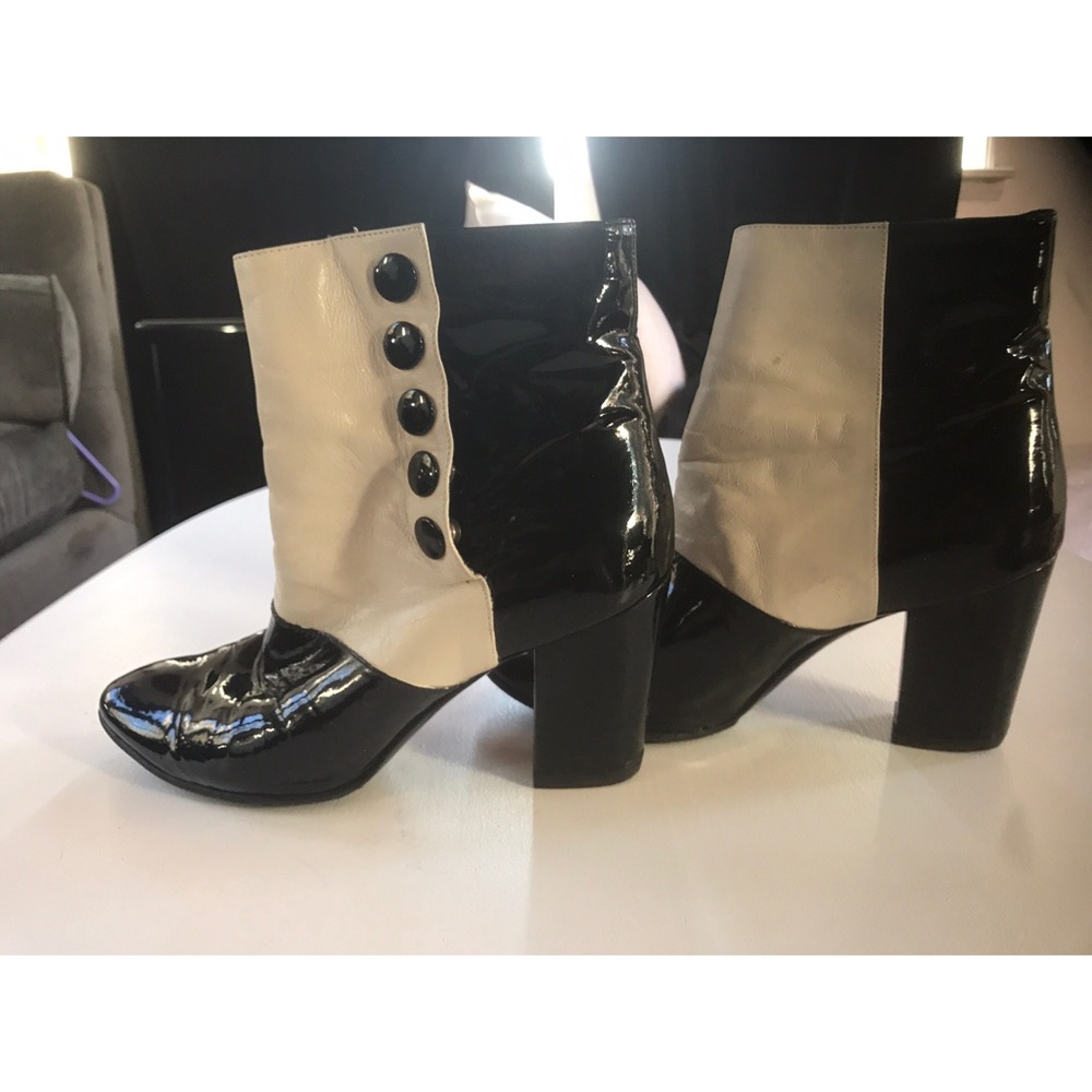 Black and cream chanel 38.5 booties spats